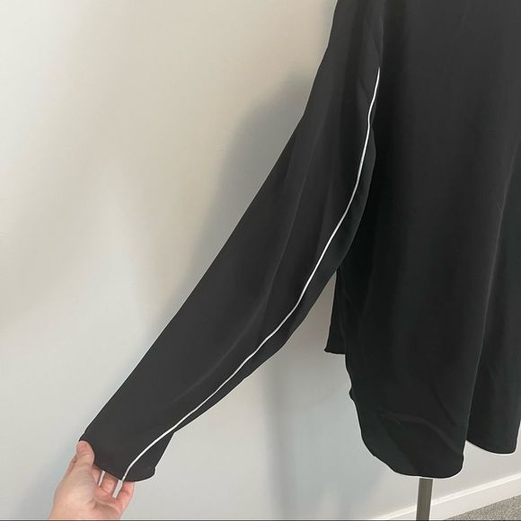 Aritzia Babaton Rena Blouse Black - Picture 13 of 15